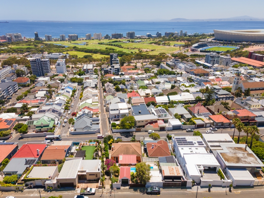 3 Bedroom Property for Sale in Green Point Western Cape